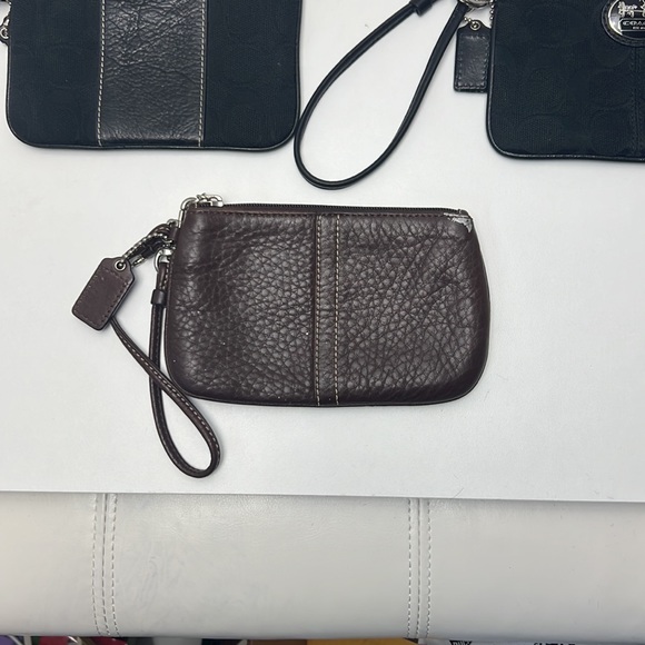 Lot of 3 coach wristlets - Picture 3 of 8
